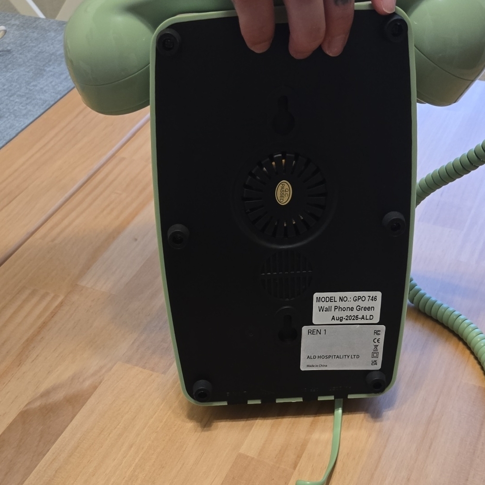 Vintage Style Green Telephone - Picture 4 of 5